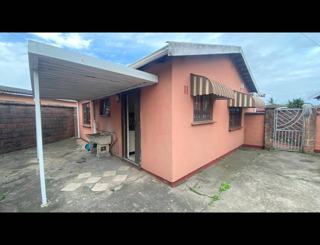 2 BEDROOM HOUSE TO LET IN MONTCLAIR
